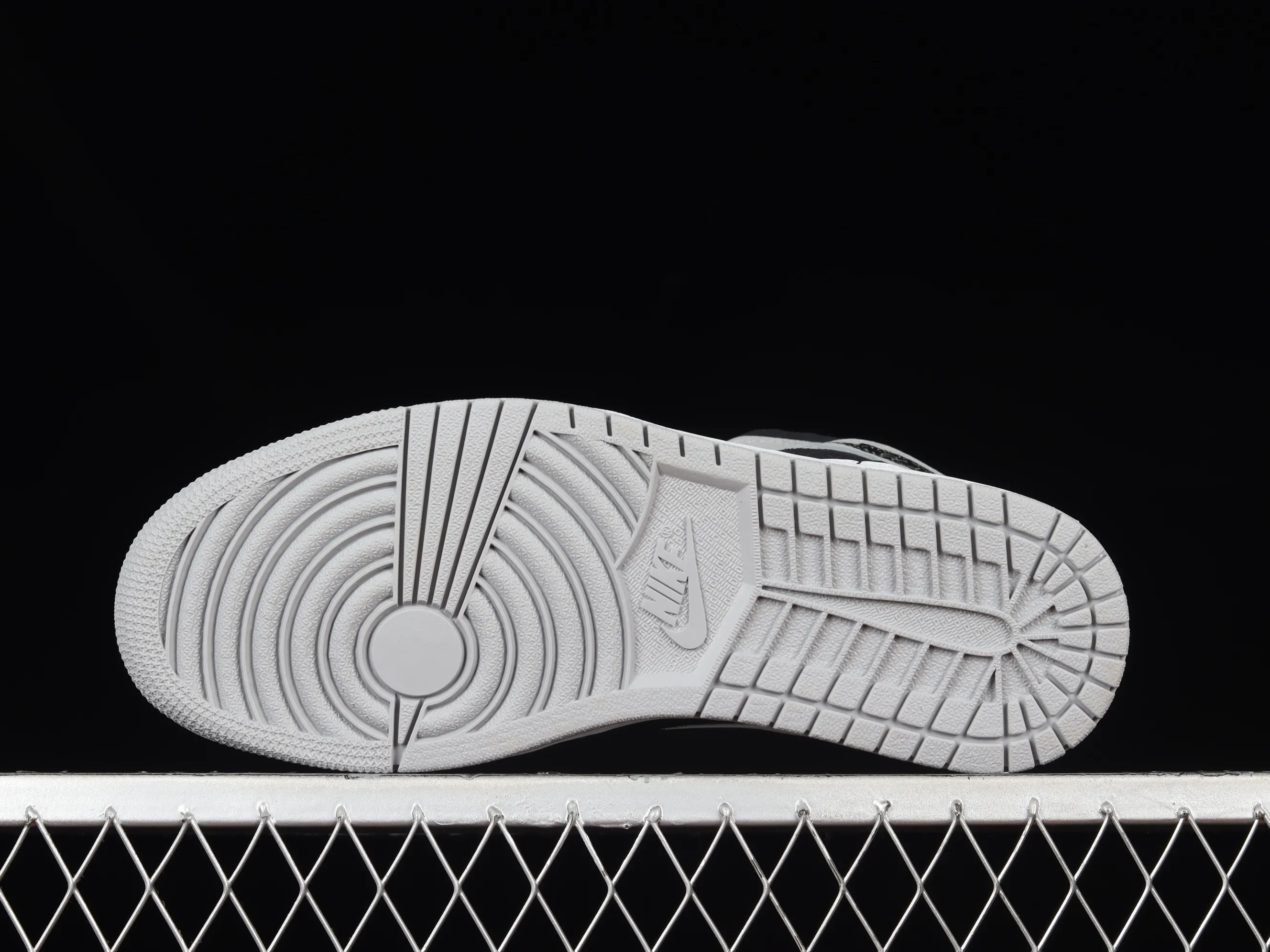 All categories Air Jordan Jordan series basketball shoes Air Jordan 1 Mid G version pure original Air Jordan 1 Mid "Elephant Toe" AJ1 Joe 1 crackle elephant Chinese basketball shoes DM1200-016